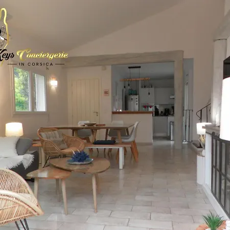 Maison De Vacances Au Bord De L'eau Avec Jacuzzi A Saint Cyprien - Corse/sud Prázdninový dům *